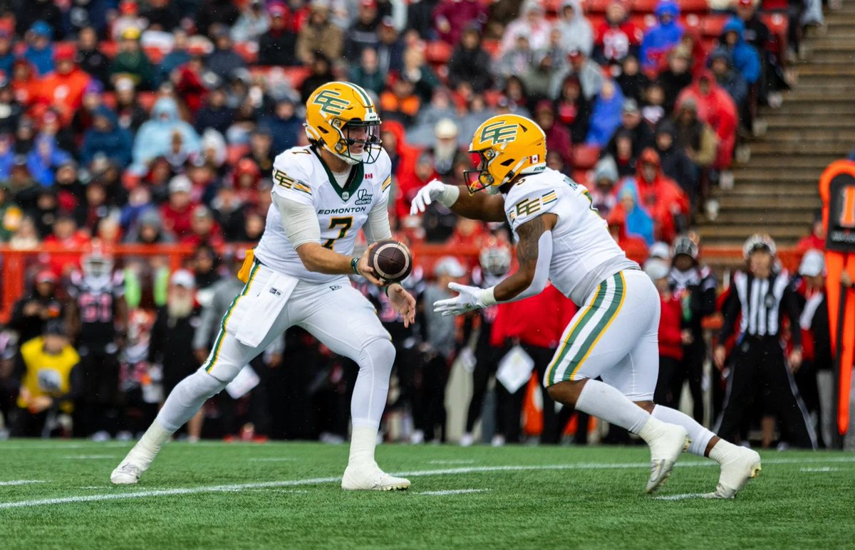 3DownNation's tweet photo. Cody Fajardo believes Edmonton Elks have CFL’s best running back room
https://t.co/LMnx9pMYu9
#Elks #ElksCharge #Edmonton #CFL https://t.co/H0OPYibWnh