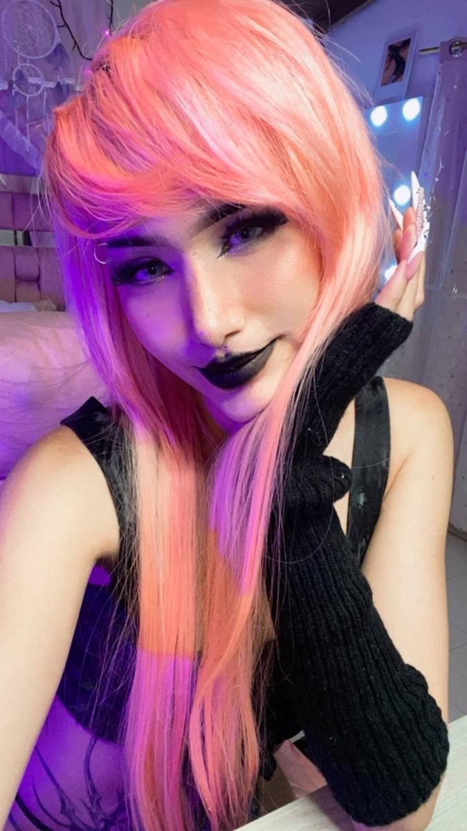 gothXdoll's tweet photo. In my vibe 🖤 https://t.co/0Ef6QrGJ5p