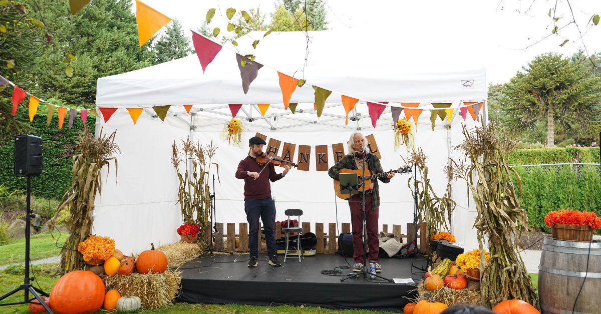 ParkBoard's tweet photo. Information bulletin: VanDusen Botanical Garden celebrates the best of fall with Harvest Days: https://t.co/bEUVpVemjq https://t.co/MNkXzCqUjx