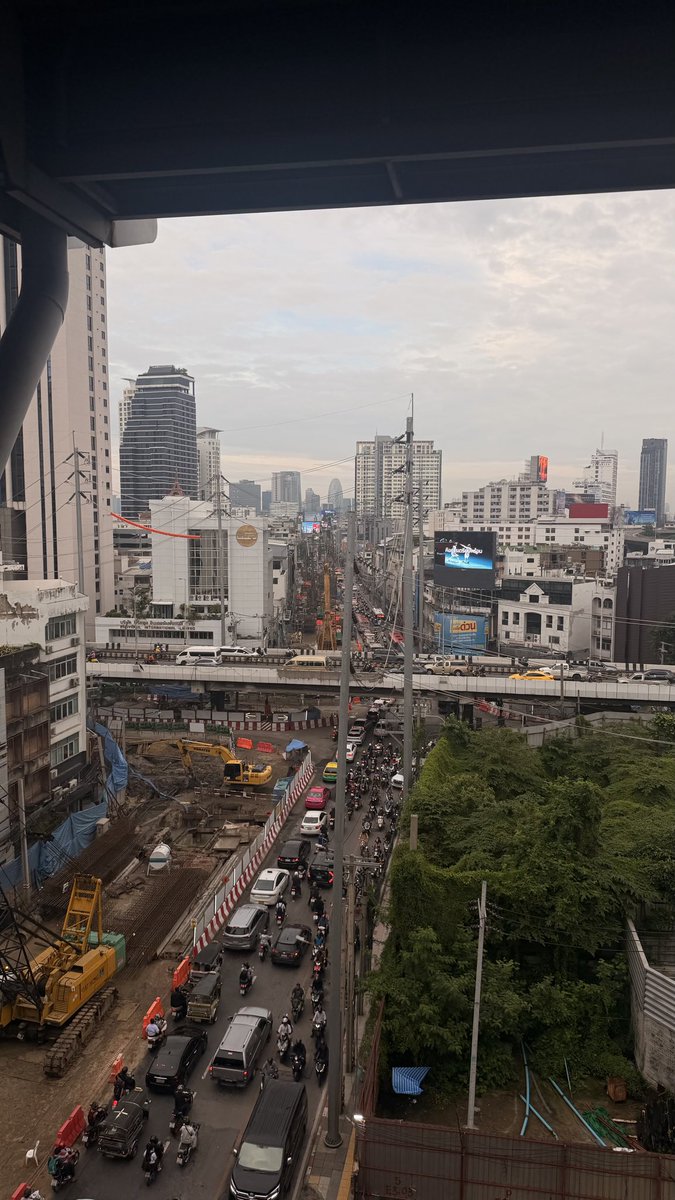 jennibowlin's tweet photo. I miss thailand https://t.co/law74SI6YN