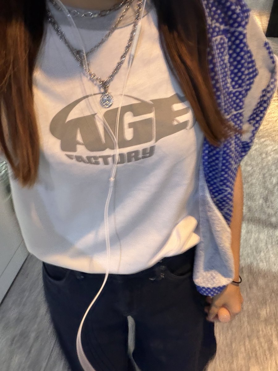 almonddddm's tweet photo. セトリやばいし最前で見れた( ; ; )
幸せ https://t.co/PB5RPXOv88