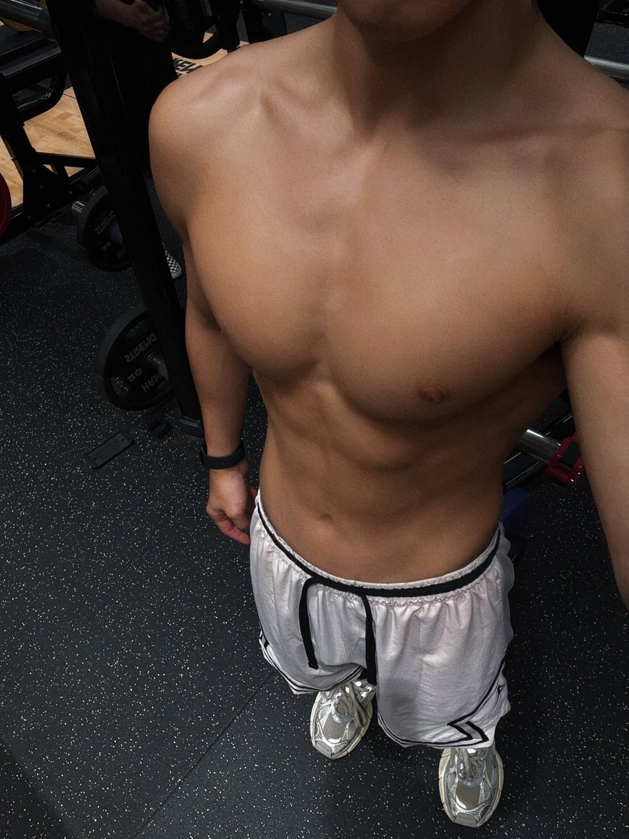AZe_Daddy's tweet photo. 傻逼男同贱狗，来给你爹上贡🏧，上交你的狗🧠 https://t.co/SxrRQhvtQY