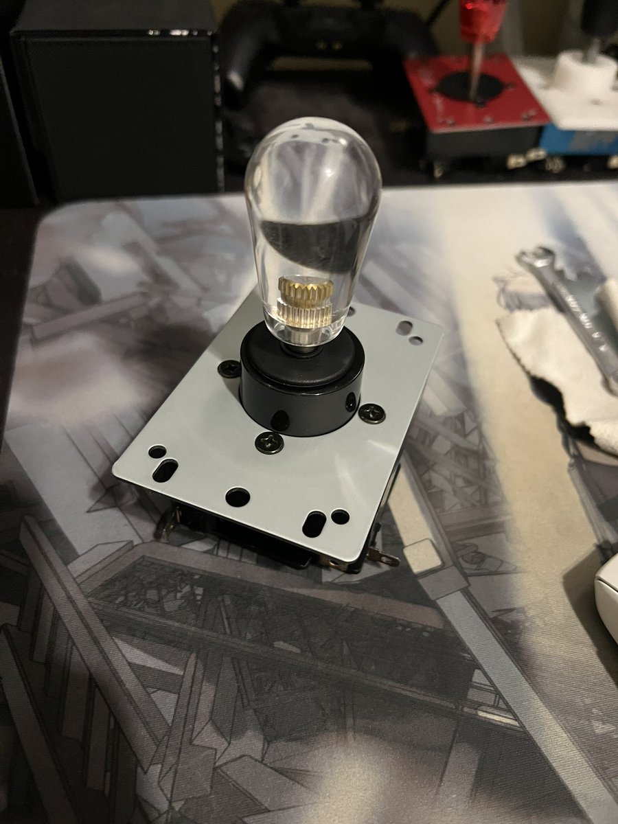 boxthraxx's tweet photo. Updates on the ilylever, my own korean lever. 

Currently using a custom bobbin, this allows the use of a 9mm Crown detachable shaft, paired with a 16mm actuator. https://t.co/tvq8pqBidT