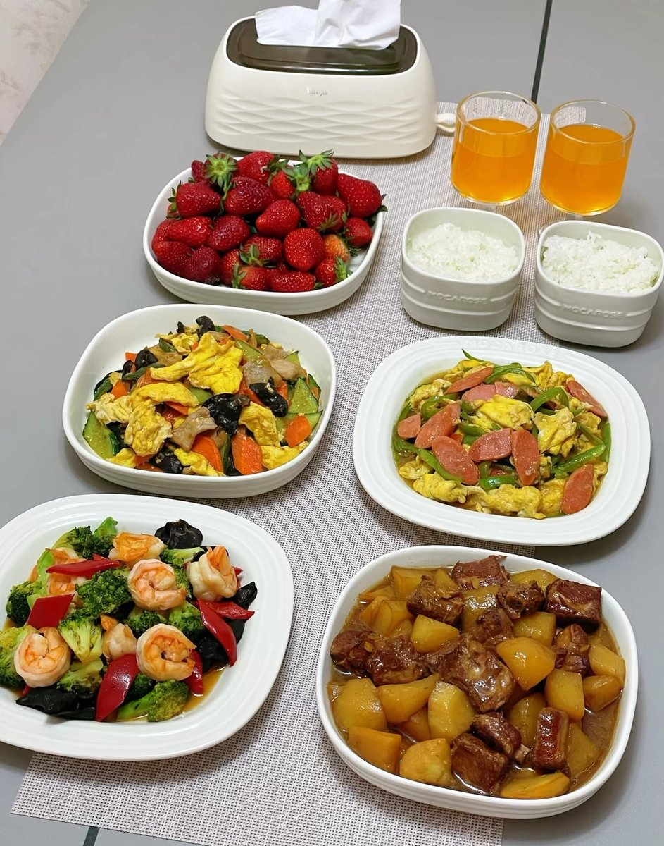 sugap697934's tweet photo. Went from instant noodles to home-cooked meals this month—small step, big vibe shift! No more midnight snack chaos, just fresh veggies and a warm plate. ； https://t.co/0Rk1oaPZGj