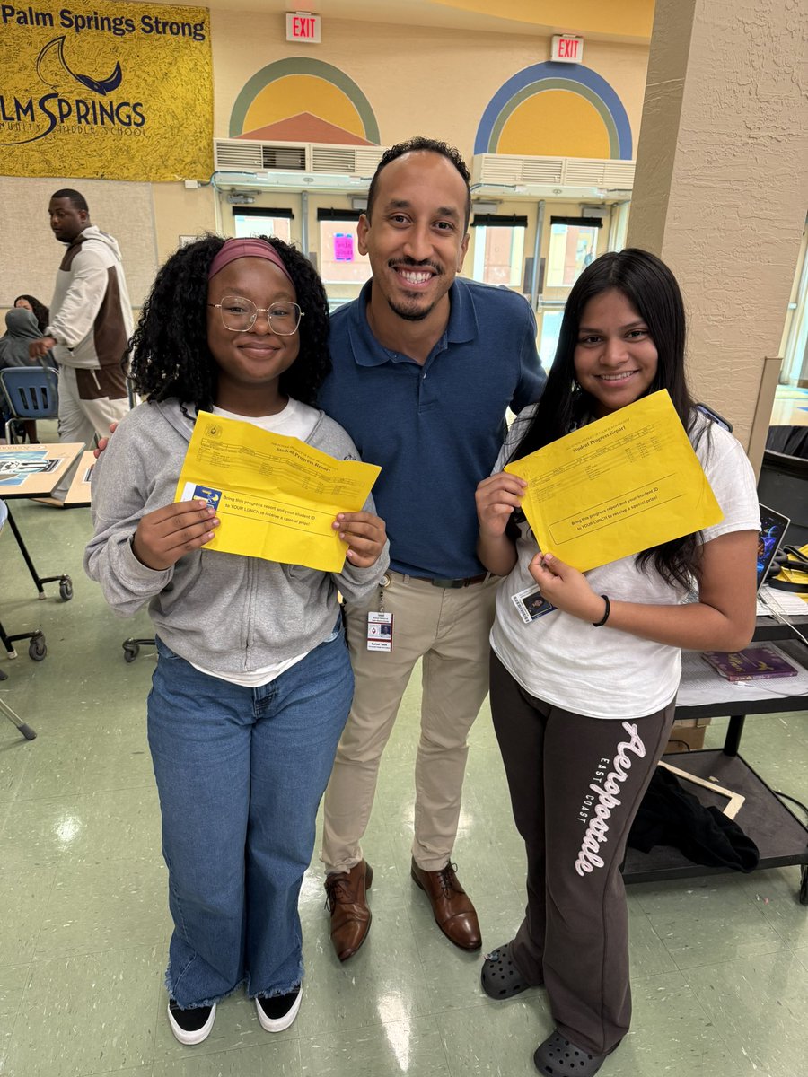 palmspringsms's tweet photo. πGrades are something to βTAKIβ about! π₯ Today, we celebrated 263 Stingrays who earned Aβs & Bβs in all six classes! π Recognizing hard work and achievement keeps our students motivated and ready for continued success! ππ #StingrayPride @pbcsd https://t.co/iyaYhxJd3o