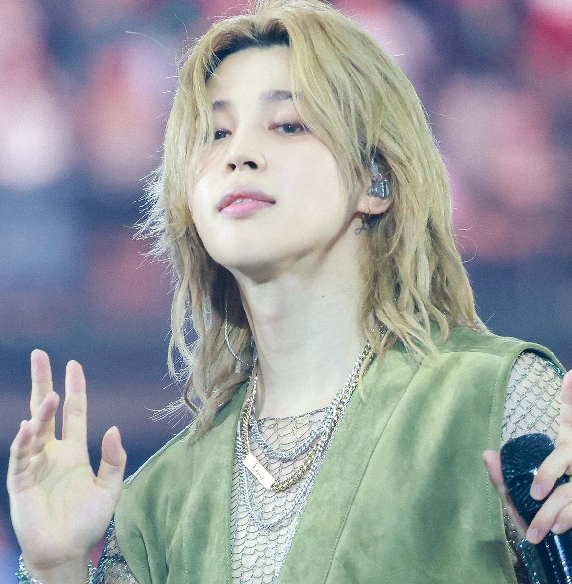 V9noor's tweet photo. this jimin pics > https://t.co/uIuqxaUUW3