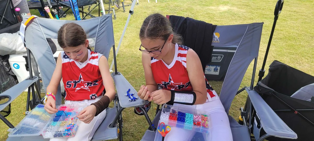 LylaPope2033's tweet photo. ⭐ First 12U tournament with Starz 2K15 ✅

Also Lyla’s first B-class 12U tournament, and the competition was GOOD. 🥎

🔥 3-for-4
🔥 .750 AVG
🧤 Clean OutField reps

And during the long breaks? Lyla’s bead shop was OPEN 😂
Pretty awesome start to the 12U journey! ❤️🤍💙 https://t.co/BpDK9QO4Ac