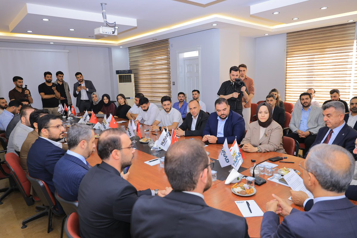 akgencliksurfa's tweet photo. 📍Türkiye Yüzyılı Buluşmaları-Şanlıurfa/ Genç MÜSİAD Ziyareti

AK Parti Genel Merkez Teşkilat Başkanlığımızın Koordinasyonunda yapılan Türkiye Yüzyılı Buluşmaları programı kapsamında AK Parti Grup Başkanvekilimiz Sayın Bahadır Nahit Yenişehirlioğlu, Milletvekillerimiz @ProfDrDusak, @CYAZMAC,İl Başkanımız @milhamigunbegi ve İl Gençlik Kolları Başkanvekilimiz @ahmetbereket2 ile birlikte  ile birlikte Şanlıurfa Müsiad Başkanı Salih Demirkol, Şanlıurfa Genç Müsiad Başkanı Muhammed Taha Bayar ve yönetim kurulu üyeleriyle bir araya geldik.

#TürkiyeYüzyılıBuluşmaları 

@Yenisehirlioglu @avyusufibis @bybekirbozdag @osmannazlier @fatihseyrekk @furkankucukk_