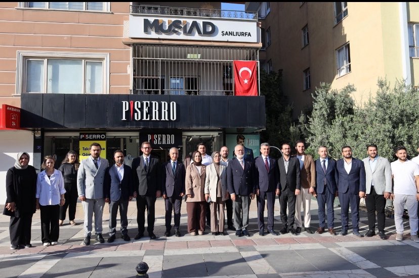 akgencliksurfa's tweet photo. 📍Türkiye Yüzyılı Buluşmaları-Şanlıurfa/ Genç MÜSİAD Ziyareti

AK Parti Genel Merkez Teşkilat Başkanlığımızın Koordinasyonunda yapılan Türkiye Yüzyılı Buluşmaları programı kapsamında AK Parti Grup Başkanvekilimiz Sayın Bahadır Nahit Yenişehirlioğlu, Milletvekillerimiz @ProfDrDusak, @CYAZMAC,İl Başkanımız @milhamigunbegi ve İl Gençlik Kolları Başkanvekilimiz @ahmetbereket2 ile birlikte  ile birlikte Şanlıurfa Müsiad Başkanı Salih Demirkol, Şanlıurfa Genç Müsiad Başkanı Muhammed Taha Bayar ve yönetim kurulu üyeleriyle bir araya geldik.

#TürkiyeYüzyılıBuluşmaları 

@Yenisehirlioglu @avyusufibis @bybekirbozdag @osmannazlier @fatihseyrekk @furkankucukk_