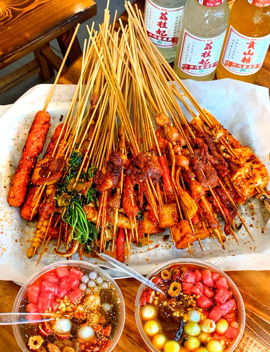 RogerBorns9bdf's tweet photo. Craving late-night street vibes This crispy golden fried skewer hit different—hot, savory, full of that perfect street food crunch. https://t.co/2ShZevfj5j
