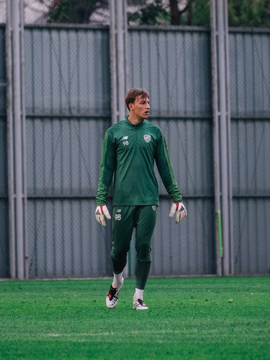 BursasporSk's tweet photo. Günün antrenmanı 💪 https://t.co/TyDsmZ9QNi