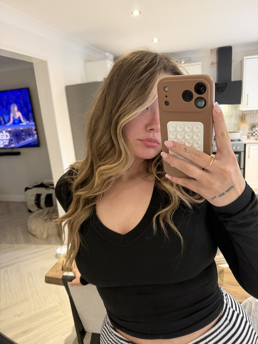 queenroxyyy1_'s tweet photo. Happy hump day losers, who’s making my wallet fat today xx

Findom paypig cashpig cashcow cuck whalesub humanatm https://t.co/F3W8P0wHs2
