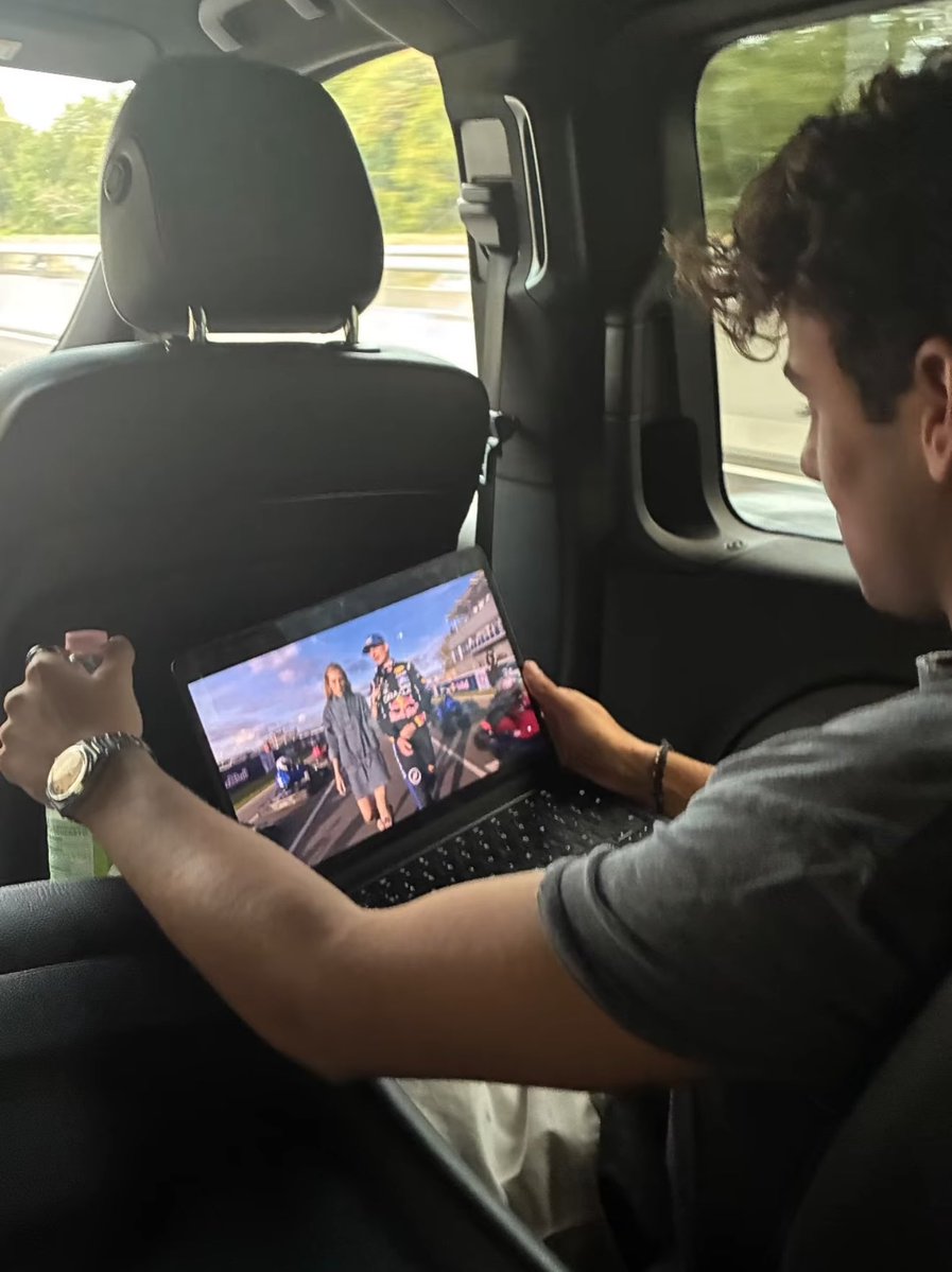wdcarvid's tweet photo. arvid watching max vs 100 https://t.co/85IBOQqkNl