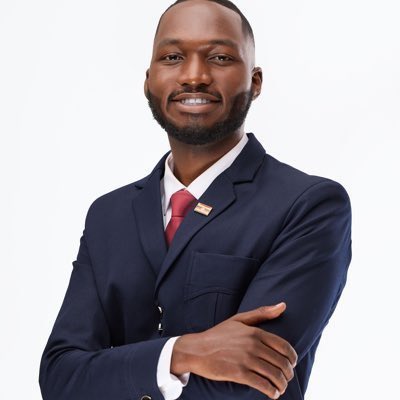 EsaMal25's tweet photo. This guy is acting exactly like how scammers act. 
Ssebo @Ssempijjastanle be reminded that your business depends on your online presence. If you’re trying to act like you don’t care about the allegations and all evidences that have come out. 
We shall push #BoyCottSagebuyer and #StanleyIsaScammer for as long as you stay silent and pretend like nothing is going on.  

Small as you may think. We might be forced to run a campaign based on findings we have so far. 

We as UOX expect you to respond ASAP!!!!