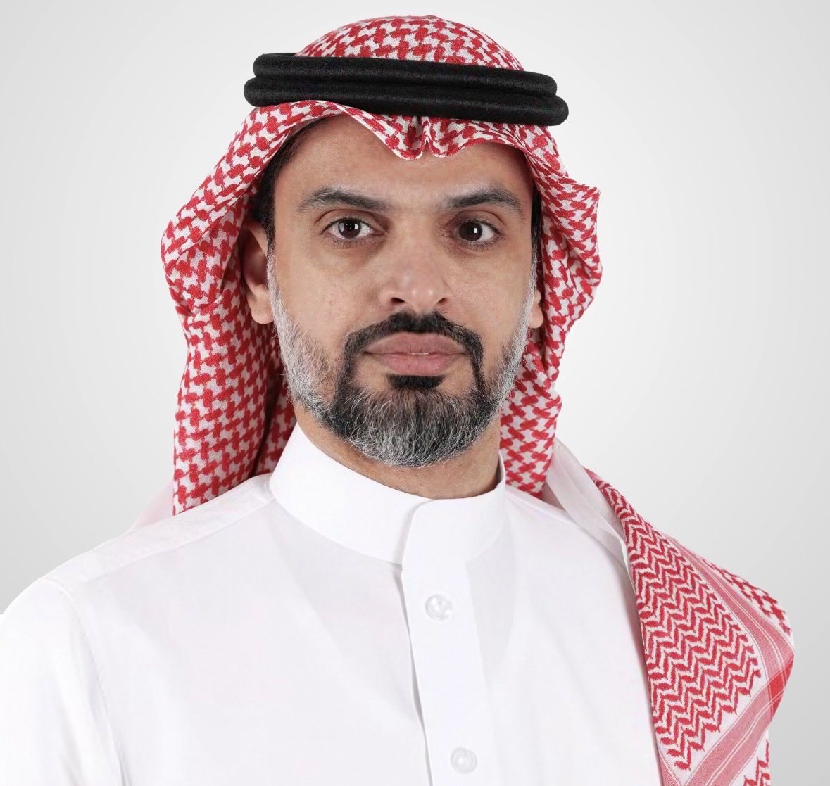 AizdAeon's tweet photo. هل المليار فعلاً يستحق؟
الفرق بين الصورتين اختلاف جذري، شخصين مختلفين. https://t.co/JgGlJFYmCP