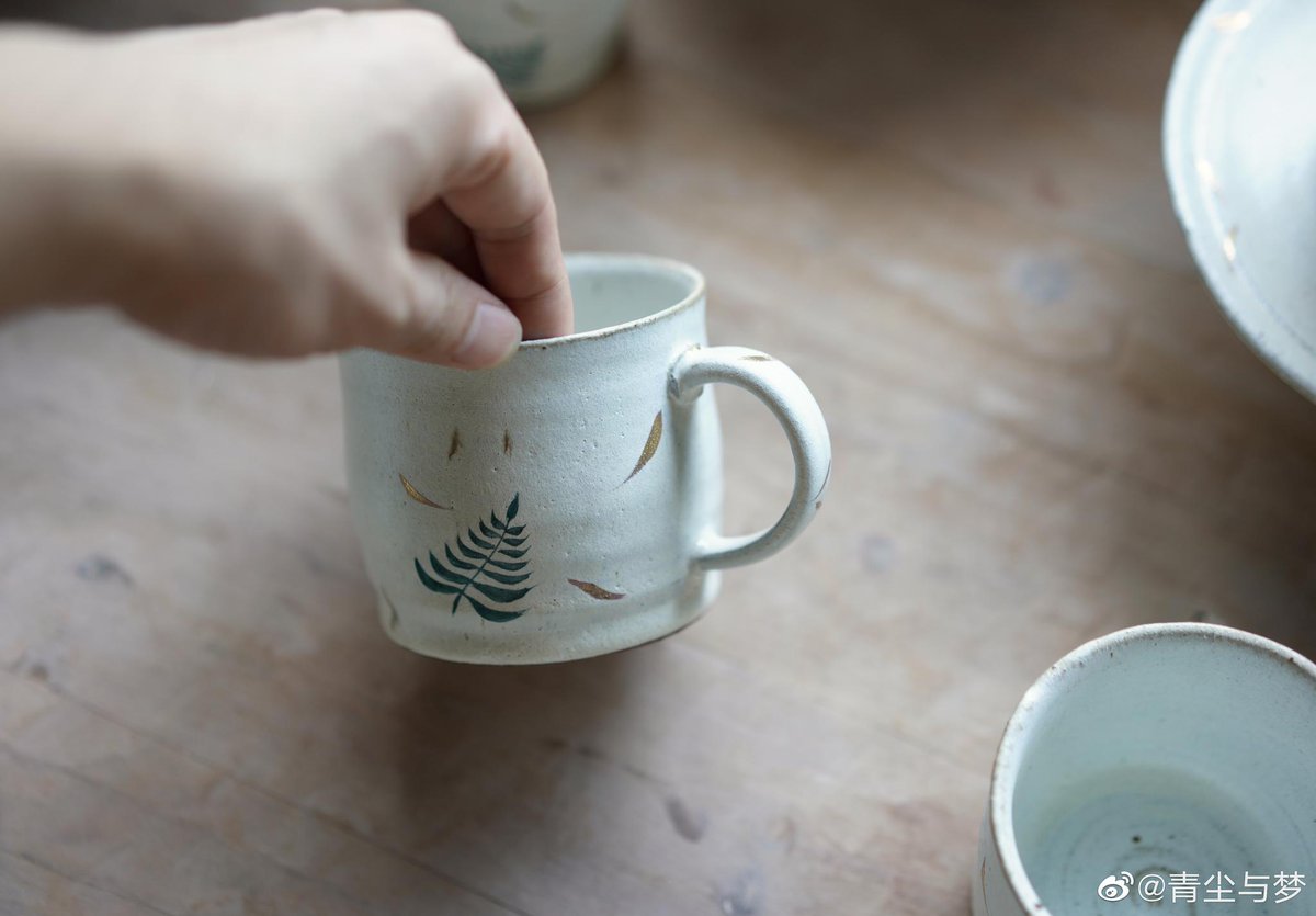 bluem626887's tweet photo. Just finished my custom ceramic mug  Spent 4 hours on hand-molding and glazing, and it’s finally ready for my morning coffee! Who else loves weekend DIY crafts https://t.co/Pbgnx82de2