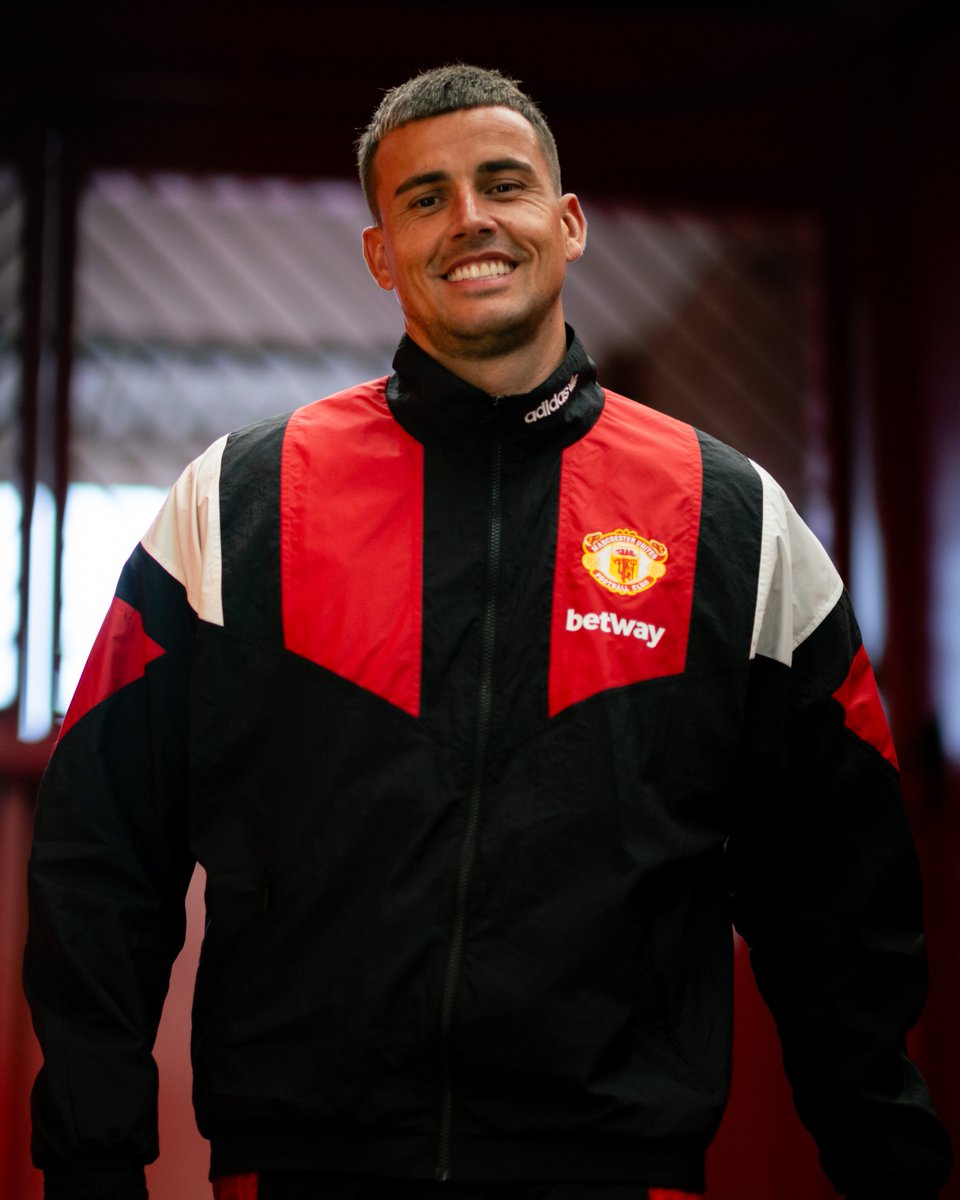 ManUtd's tweet photo. Karl Darlow is set to make his United debut! 🧤

You've got this, Karl 💪 https://t.co/Bh9QoHKyop