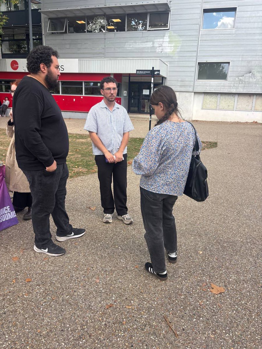 JeunesFI_Rouen's tweet photo. 🔥Mobilisé•es en force ce midi sur le campus de Mont-Saint-Aignan pour faire gagner Jean-Luc Mélenchon en 2027 ! 

👉Tu veux combattre l’extrême et droite faire gagner la gauche de rupture ? Envoie-nous un DM ! 

#Melenchon2027 https://t.co/uI0r9mNTWt