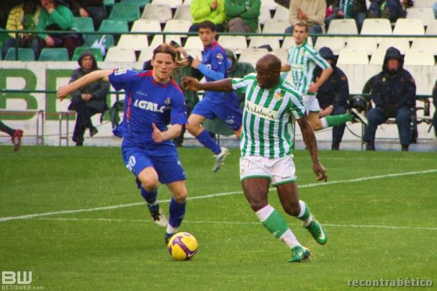 betisweb's tweet photo. ⚽️ #DATOS Enfrentamientos históricos y curiosidades
⚔️ @RealBetis vs @GetafeCF

➡️  https://t.co/Xpkk0avE0u

✍️ @jucaro1954
📅 J-6 - hoy a 19,00H
🏟️ La Cartuja
👨‍⚖️ Sánchez Martínez
🖥️ López Toca
📺 Dazn

➡️ Ficha: https://t.co/Co1RKP6SAJ

#DíadeBetis #RealBetisGetafe #Betis💚 https://t.co/Tygnwx7ejg