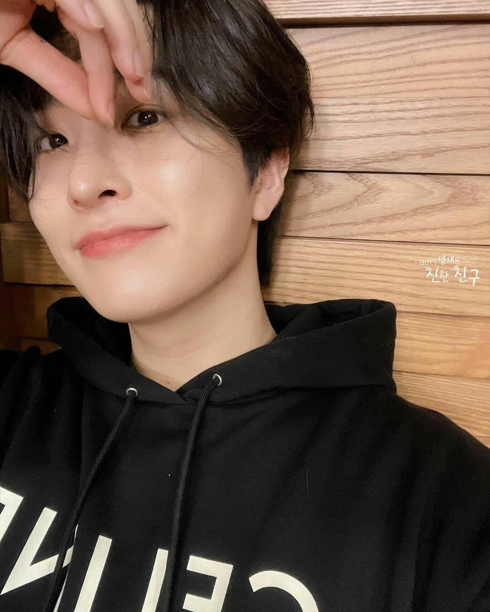 BudsarinT's tweet photo. HAPPY BIRTHDAY YOUNGJAE🎂🦦💚
#OurSunshineYoungjaeAt30
#Youngjae #CYJ #Youngjaeday 
너무 너무 보고 싶어.🫶🏻✨ https://t.co/ljxmH57Rfv