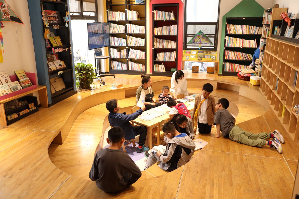 biy3579's tweet photo. Our campus book club's cozy afternoon sharing is happening this Friday! Grab your favorite read and join us for lovely talks and small treats—see you at the library lobby at 3 PM!， https://t.co/xaQEfORmFu
