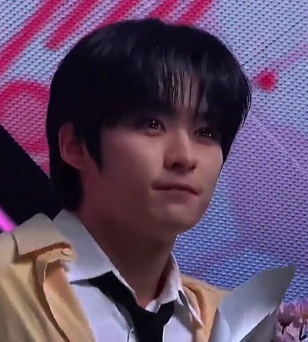 leeknowlover97's tweet photo. i have such a soft spot for minhos eyes :( https://t.co/qsUEp8Xy9N