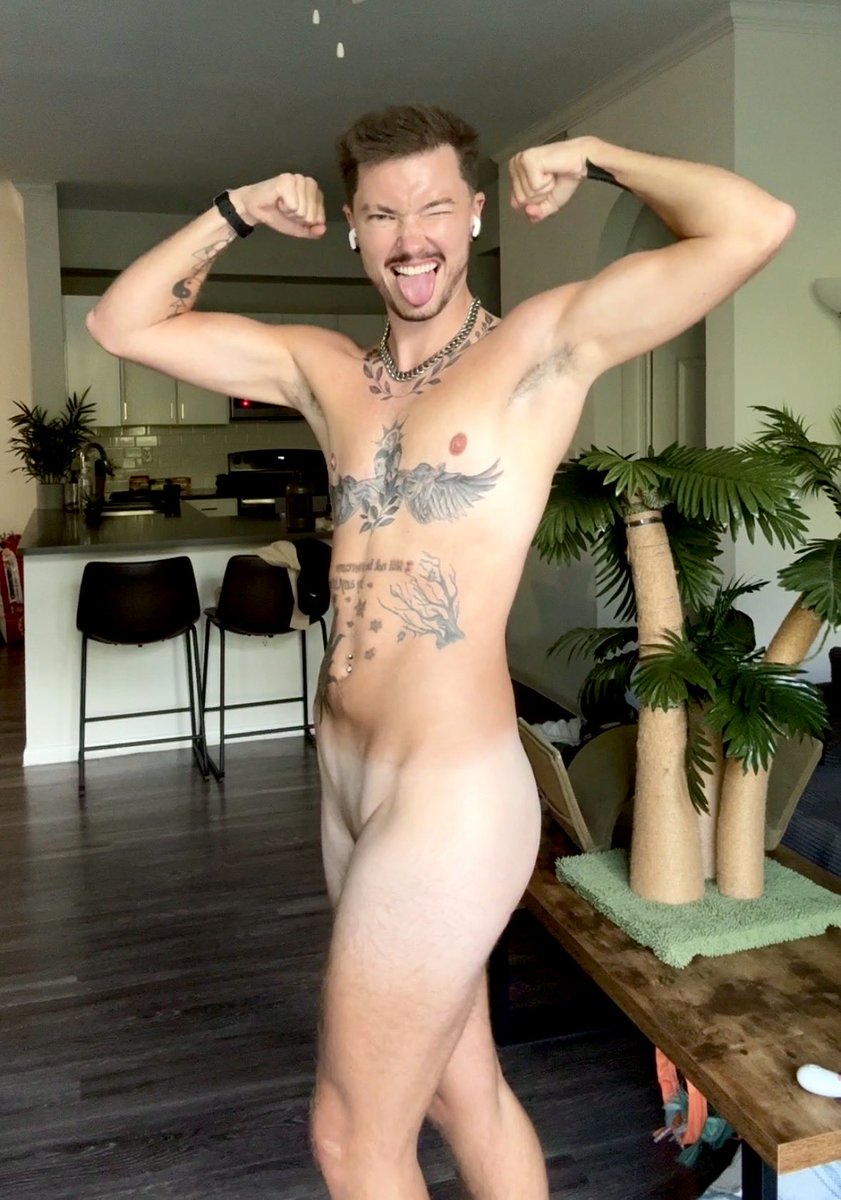 princeofFTMs's tweet photo. Come feel my biceps 😌😜❤️ https://t.co/YXCyL7BkB4