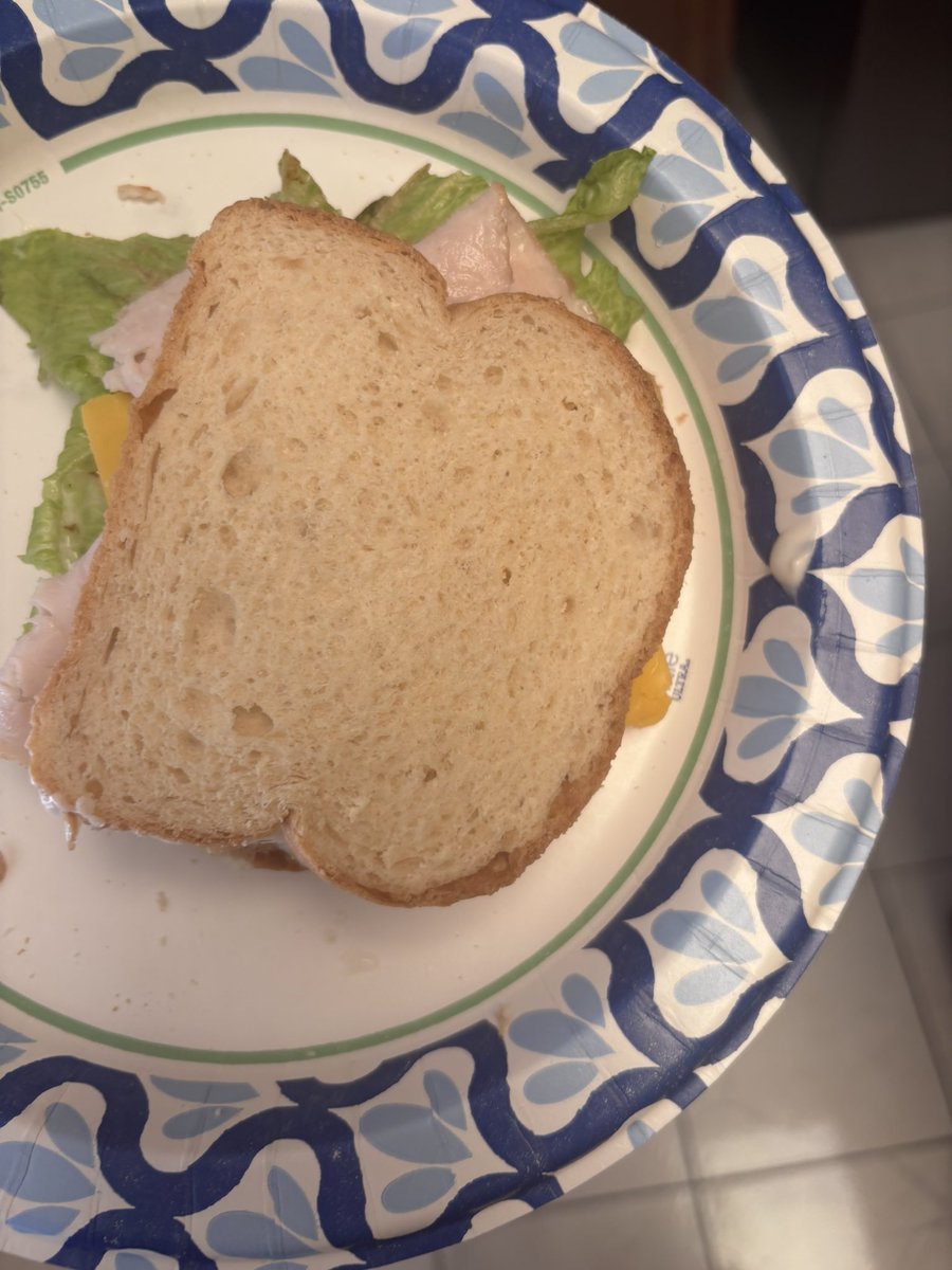 trillfatbitch's tweet photo. Lunch! 214 Cals 😍😍 I barely eat now bc im on reta mwuahahha https://t.co/9vDeZ4u36a