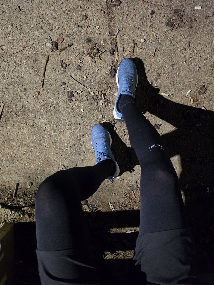 Odisey20051's tweet photo. A walk in (and around) the park
#compressionsocks #compressionstockings #nightwalk #allblack https://t.co/OarGRd1cVP