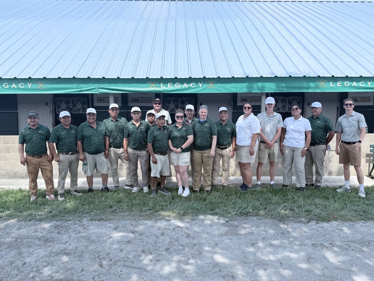 legacybloodstoc's tweet photo. We had a great first day in the ring today @keenelandsales September! 😊
🟨 🟩
We'll see y'all tomorrow over at Barn 10 to show our Saturday #LegacyBuilders  🏇 🏆
📰 &amp; 🎥 - https://t.co/J9FZLG52pP https://t.co/SkiKB4UKLc