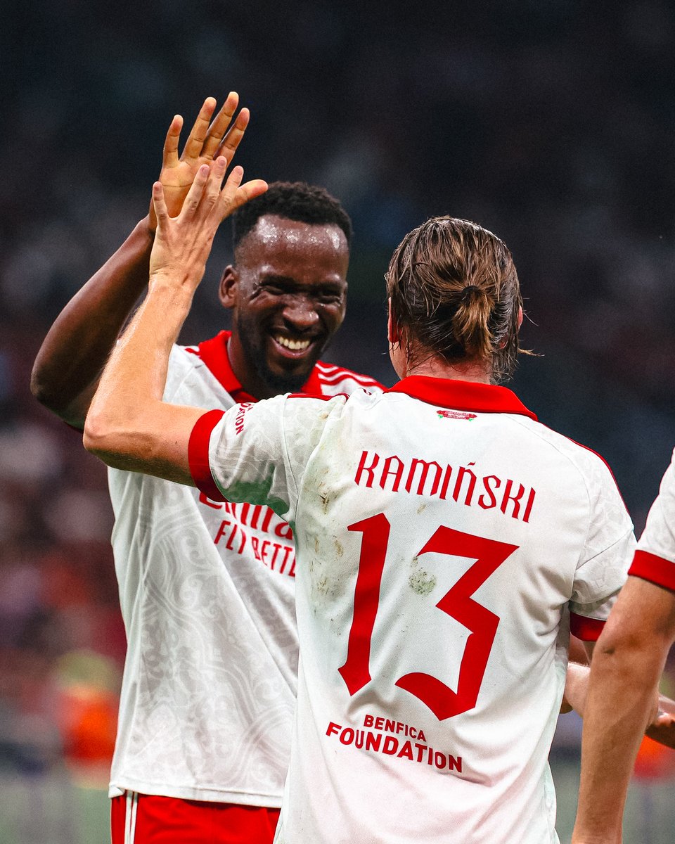 SLBenfica's tweet photo. 🇧🇪🤝🇵🇱 https://t.co/nWZffGmFPq