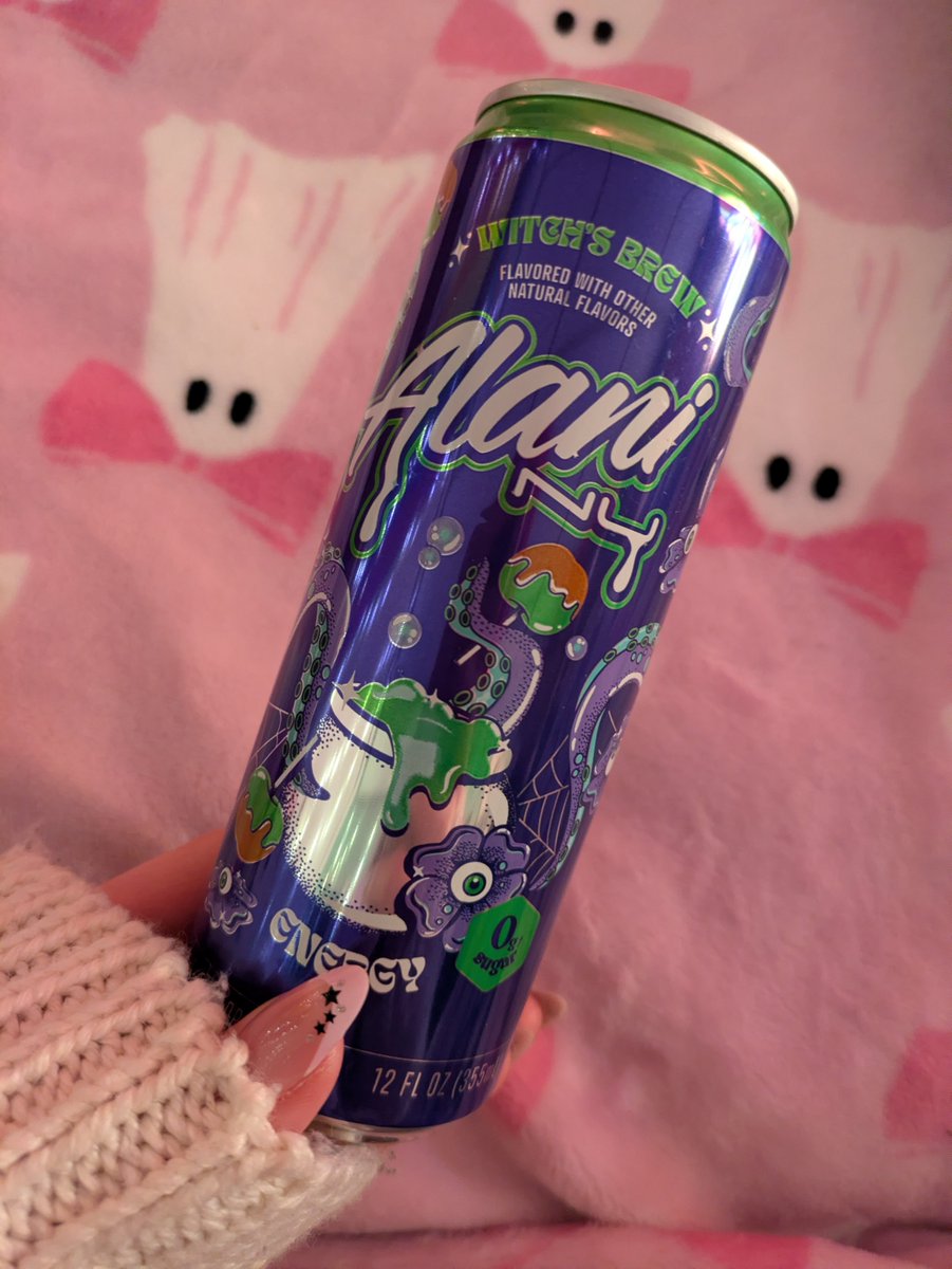 tinyroses00's tweet photo. still sick in bed but w my witch's brew https://t.co/LVT0gxMZY2
