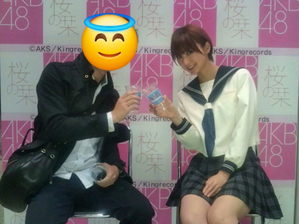 ryukku_dayo's tweet photo. なんか昔の2S晒すの流行ってる(？)っぽいから…

初めての写メ会(AKB編)

メンバーに物を持たせるのやり過ぎて(厳密に言うと麻里子ちゃんから持ってくれたんだけど)次の写メから一切禁止になったの申し訳ない(時効) https://t.co/q0rQ7IoIpj