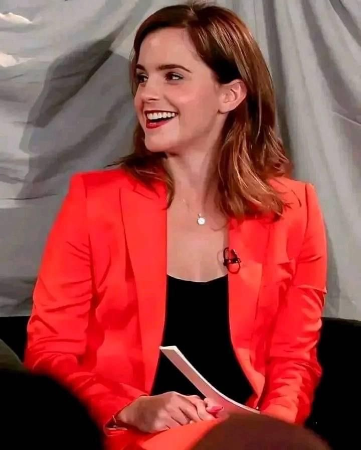 EmmaWatsonqe's tweet photo. Hi, add my Zangi private number for confidential correspondence and calls.

4144374337

https://t.co/q32XA1rZBq https://t.co/fPnraJPRGv