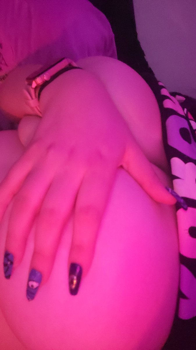 pr3ttywhispers's tweet photo. Replace my hand with yours please https://t.co/QoIAKTS66P