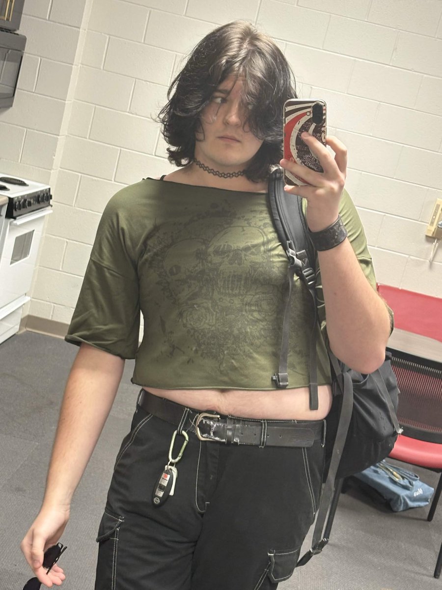 NoNaomiInView's tweet photo. "Wowowow Naomi you're so pretty I am going to follow you on twitter dot com." You all say in unison. https://t.co/nipeyFUEvr