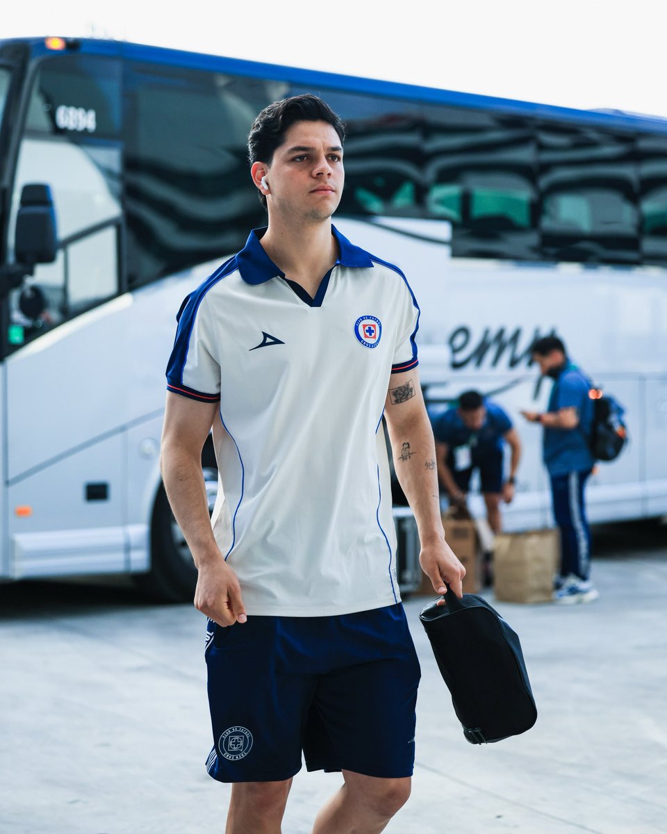 CruzAzul's tweet photo. LLEGÓ LA MÁQUINA 🚂💙🏟️ https://t.co/uxKhny8dhN