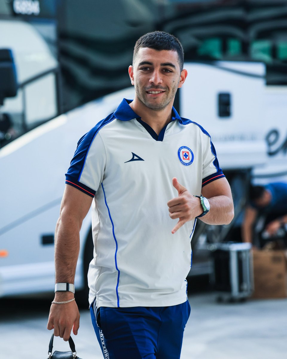CruzAzul's tweet photo. LLEGÓ LA MÁQUINA 🚂💙🏟️ https://t.co/uxKhny8dhN