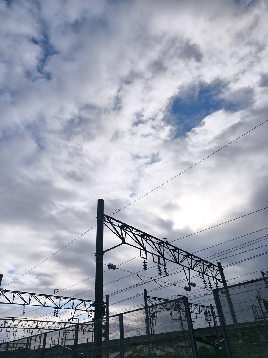 TDN____OTK's tweet photo. 関西と違って金沢は雨がよく降ってるから常に折りたたみ型入れておかないと安心できない…………… https://t.co/vptbWBeeQD