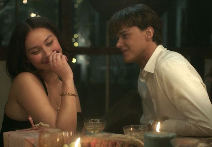 bonradinfinity's tweet photo. HAPPY ONE YEAR TO BELLYCONRAD IN PARIS 😭😭💐💐 https://t.co/wQGdnXPKZ0