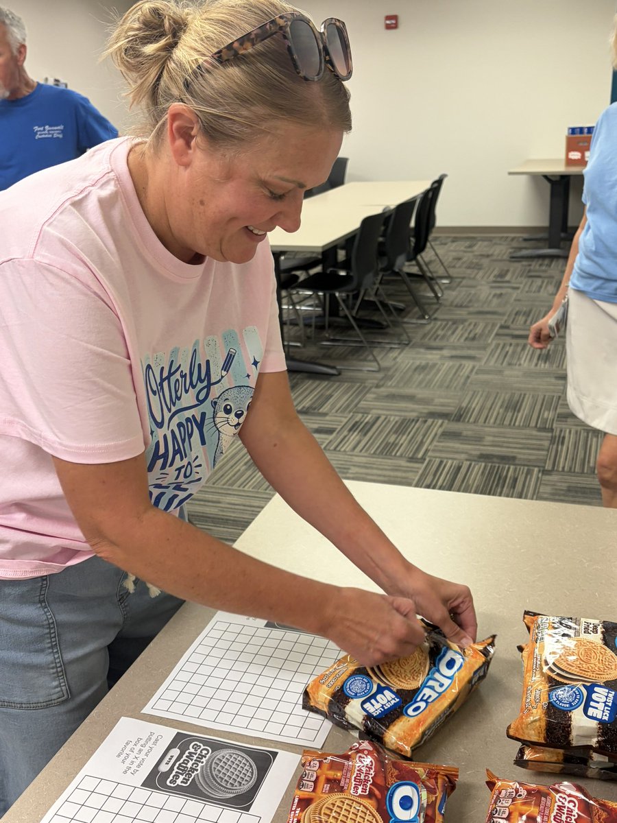 EarlyLearningDr's tweet photo. Today’s staff taste test was a tough one! 🍪 We voted on which of the THREE new Oreo flavors was our favorite! Now we want to know…which one would YOU choose?! 👀💙 Deep Fried, Chicken and Waffle, or Banana Pudding https://t.co/ZvjUSrSeo4