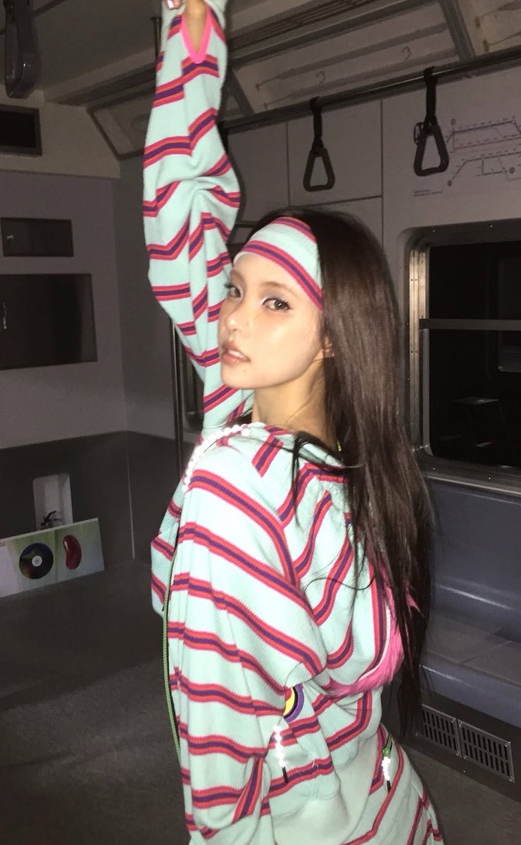yunahdiary's tweet photo. hot girl https://t.co/DGMXVkrdfd