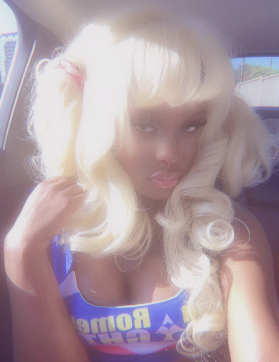 nyanndeth's tweet photo. my #julietstarling cosplay for #fanexpo π₯°πππ¬ #lollipopchainsaw https://t.co/Krz8LCLjQU