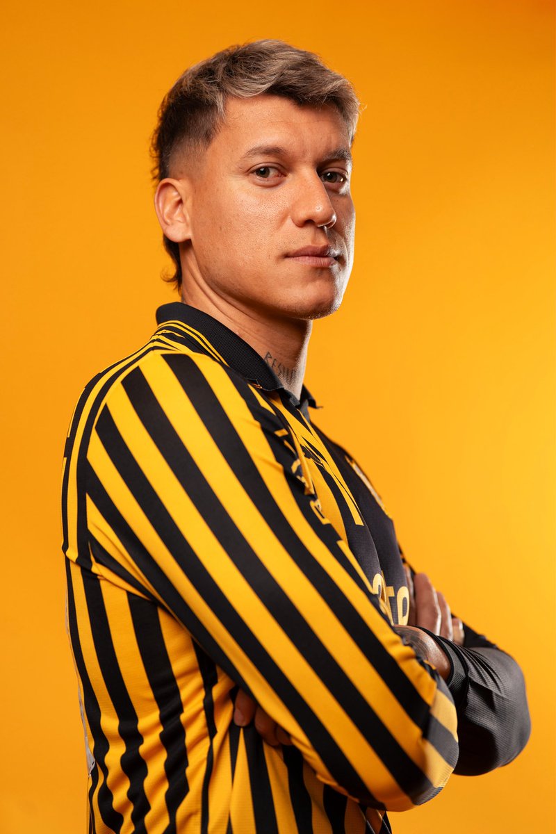 OficialCAP's tweet photo. 💁🏻‍♂️ Las rayas. El escudo. Las terminaciones. 

Pasen, vean y disfruten. Es la del CURCC 1891. https://t.co/tujq99zut2