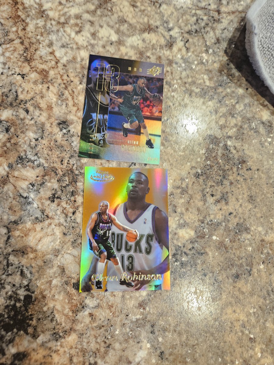 lrht23's tweet photo. @Get_BIG_Cards Just found these. Topps gold is class 3 https://t.co/8YSyaE4Sfc