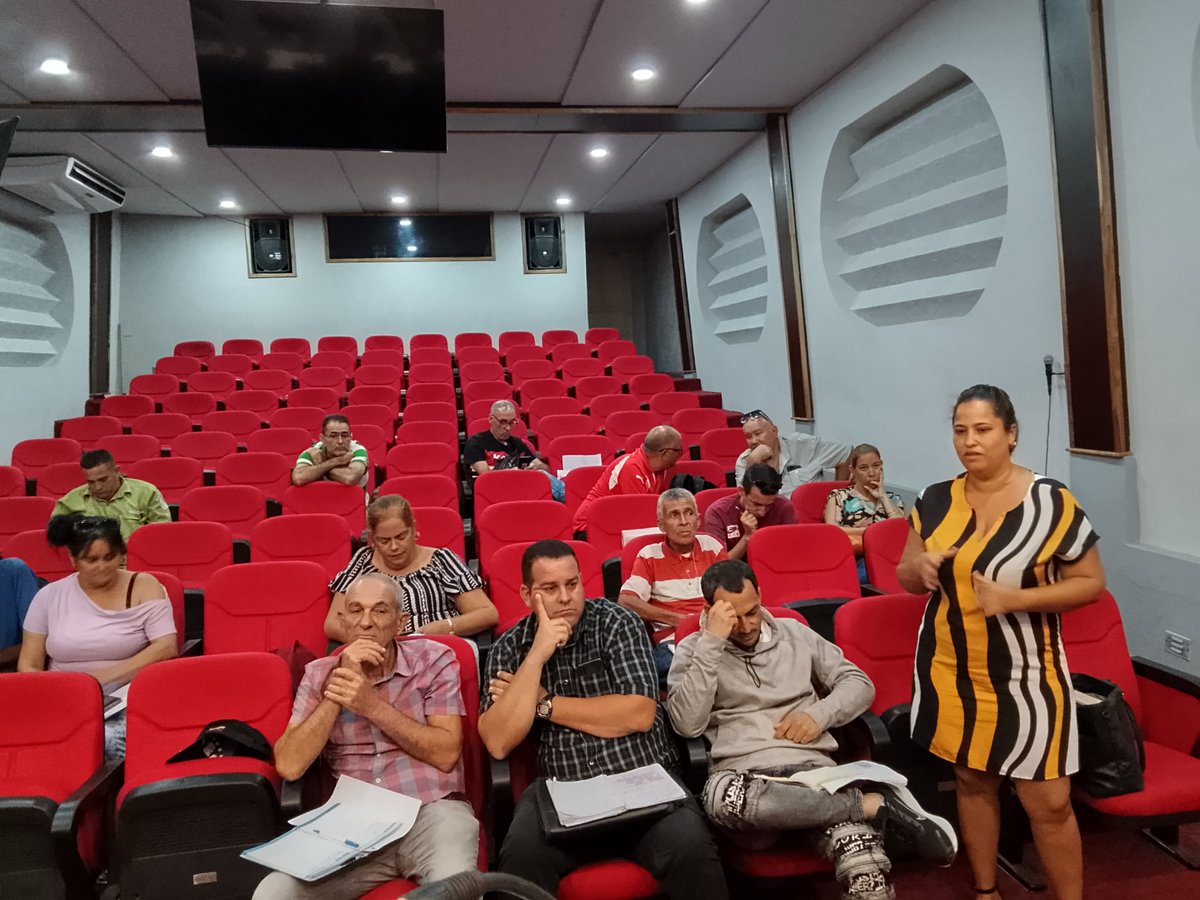 CalexChill's tweet photo. Con la presencia de Susset Rosales Vásquez, Directora General de Desarrollo del MEP y Arnaldo Roso Costales, Director General de Planificación, inicia el intercambio en #PinardelRío sobre los elementos principales que caracterizan la planificación para el 2027 de la provincia. https://t.co/ek0uuWgK6D