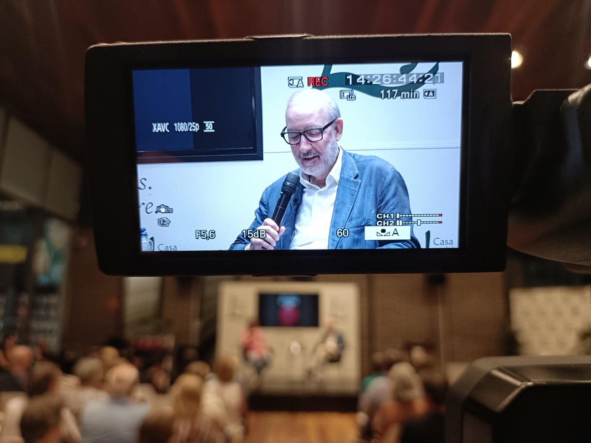 MarcMolineC's tweet photo. 🎥 @oriolcanals presenta la seva 5a novel·la "El cinquè cor", amb @antonibassas a Casa del Llibre https://t.co/rfrST0s4Up