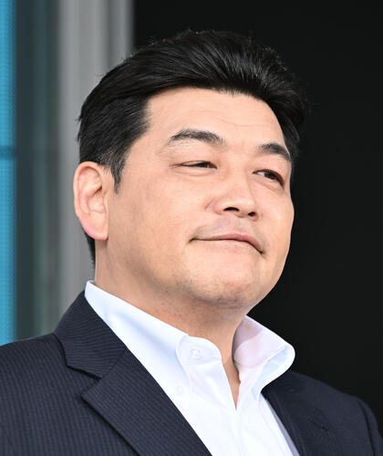livedoornews's tweet photo. 【判明】サンド富澤、自身の病名を告白「ピースをしたときに指の感覚が…」
https://t.co/pLgVfjFCoh

富澤は写真撮影時にピースをした際、「あれ？今、指を何本出してるんだ？」という感覚になったそう。怖さを感じて受診すると、首ヘルニア（頚椎椎間板ヘルニア）と診断されたという。 https://t.co/4al58prNvi