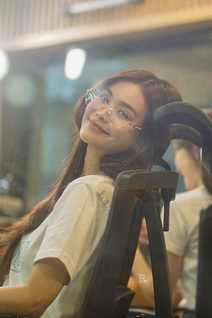 englot_pt's tweet photo. words will never be enough to describe how much i love and admire this woman 🤍 a great role model, but above all else, someone who's real and honest, something lacking in today's world. thank you @EWaraha i'm so glad i get to live in the same time as you 🥰

#OnlyLoveForEngfa https://t.co/mQpuauDmj3