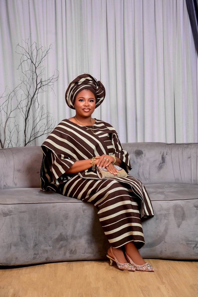 TheQueenAminat's tweet photo. Alhamdullilah! 

Happy birthday Queen Aminat ❤️ https://t.co/M4igiNPWXl